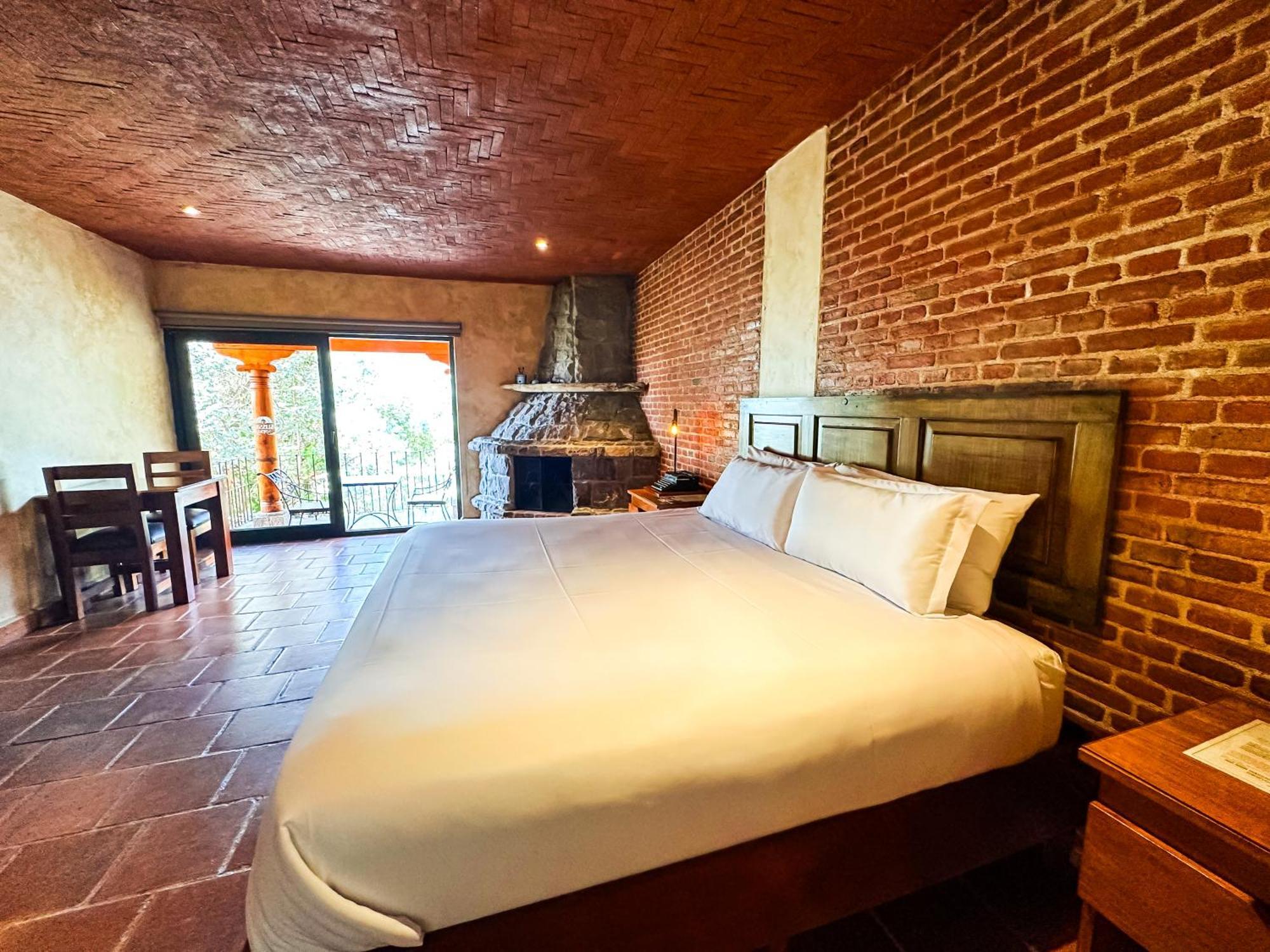 Le Suisse Spa Santa Lucía Milpas Altas エクステリア 写真