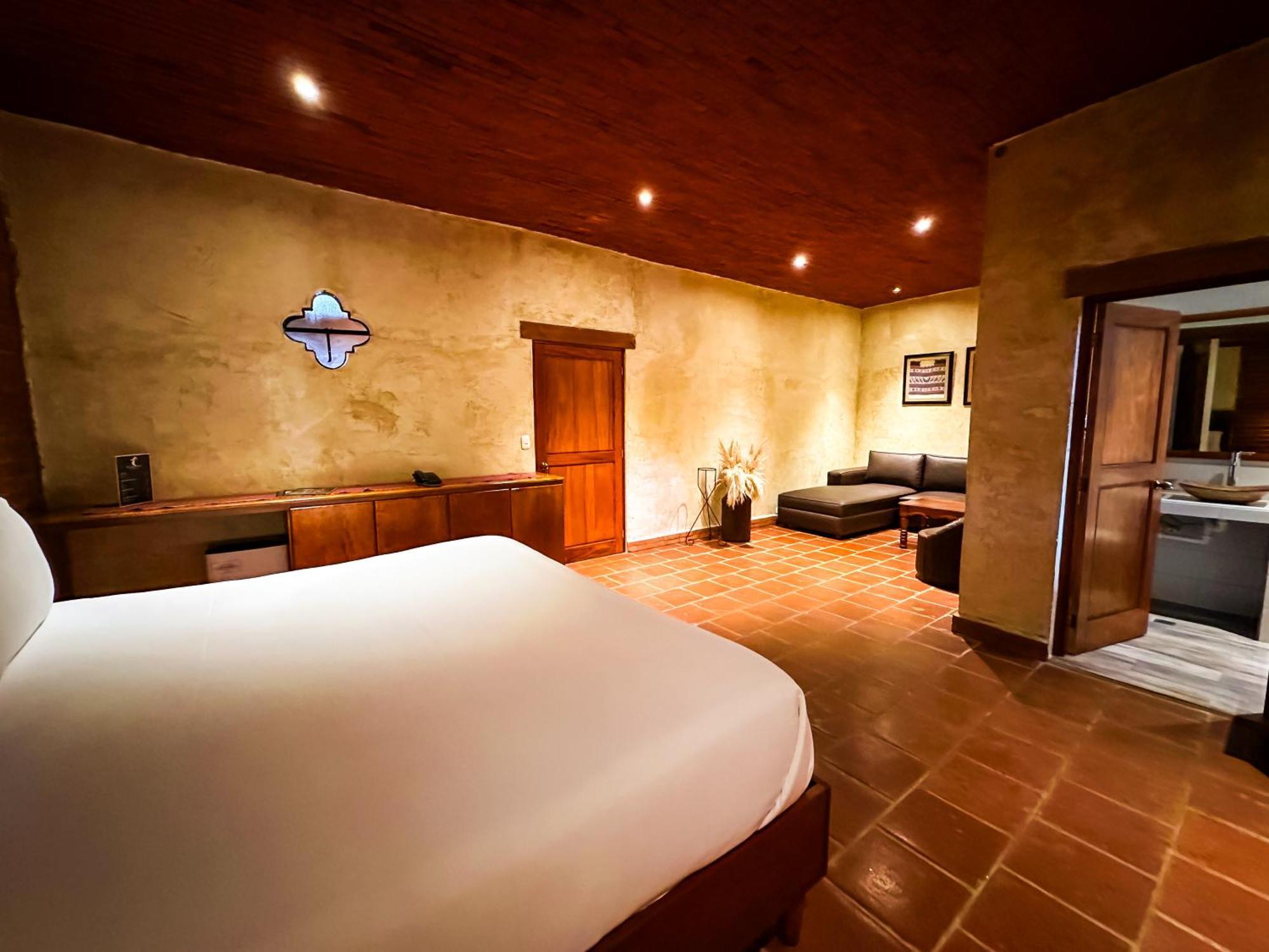 Le Suisse Spa Santa Lucía Milpas Altas エクステリア 写真