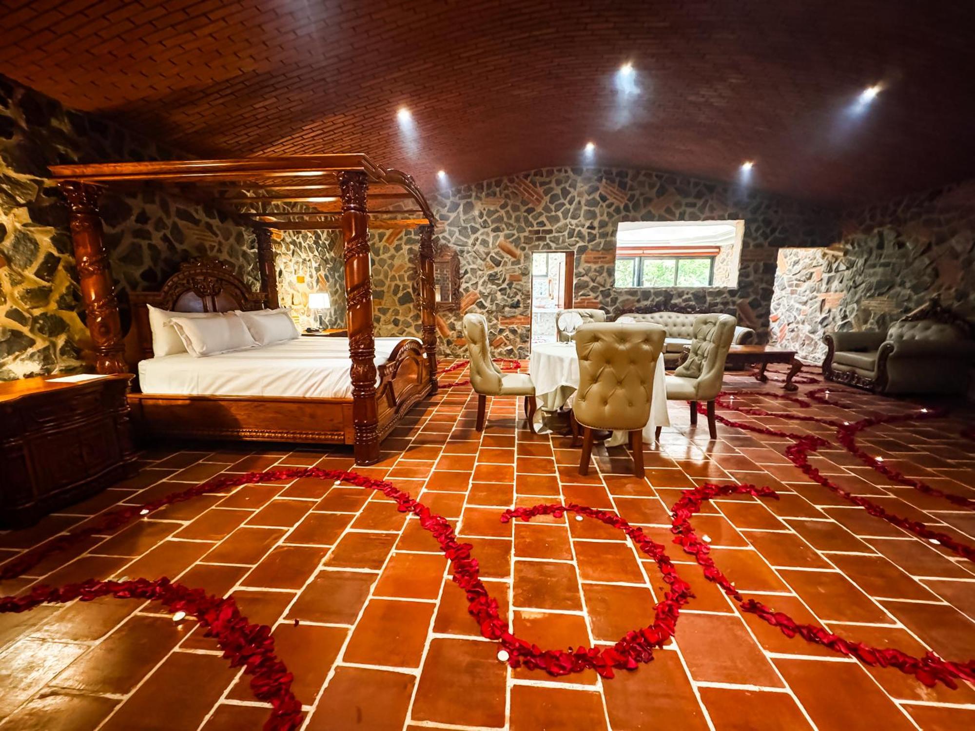 Le Suisse Spa Santa Lucía Milpas Altas エクステリア 写真